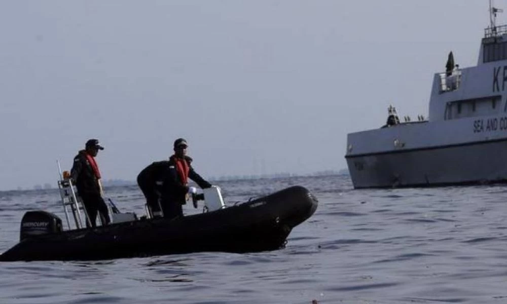 Ινδονησία: Αγνοούνται 17 μέλη πληρώματος αλιευτικού